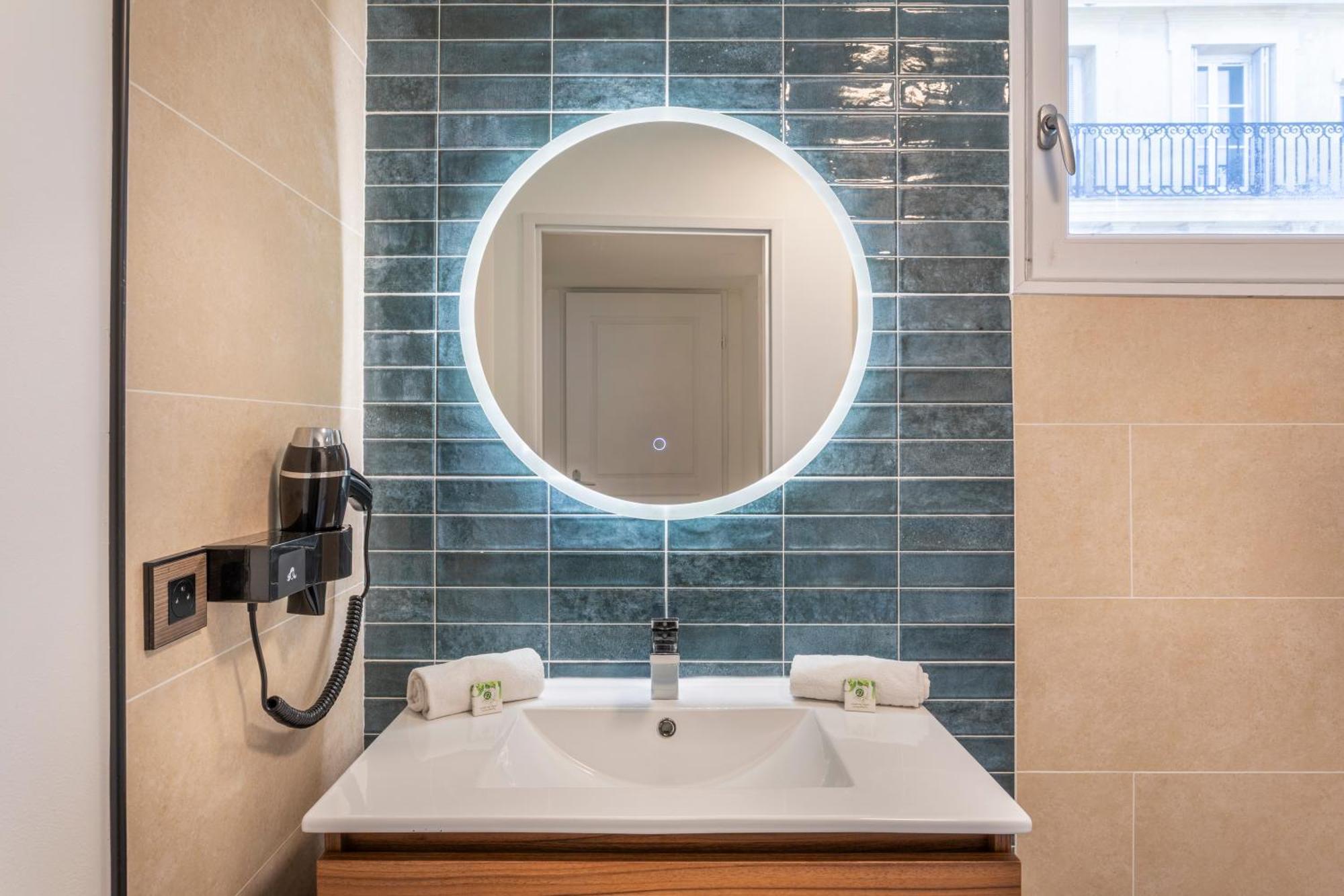 Residhotel Vieux Port 3*