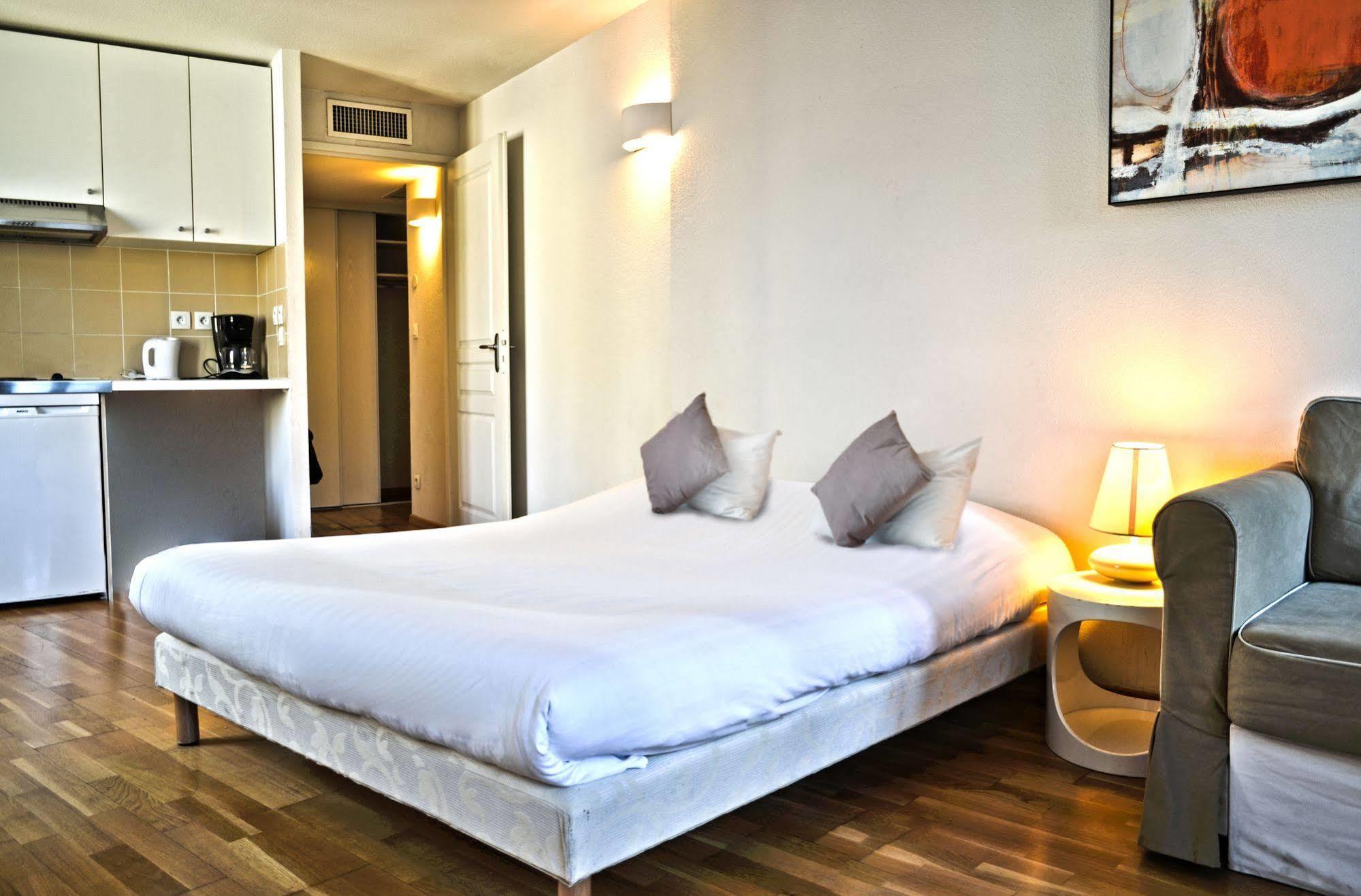 Residhotel Vieux Port Appart hôtel 3*